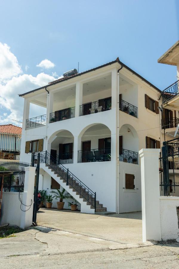 Katerina & Elia'S Family House Daire Leonídion Dış mekan fotoğraf